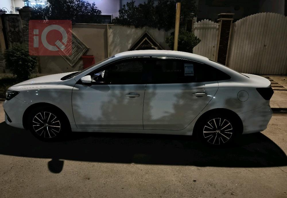 MG 5 Plus